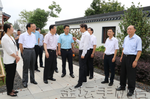 省人大常委会领导来我区调研