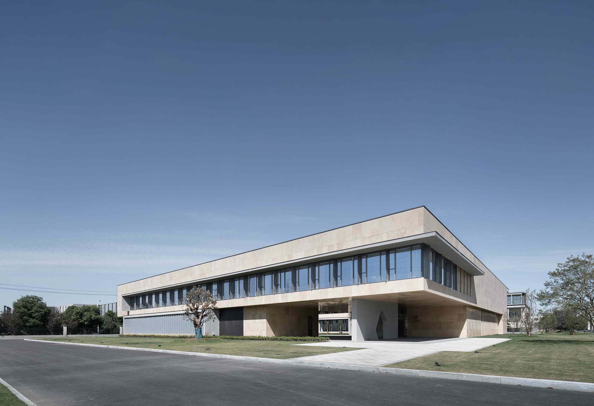 1615791238741017694.jpg 集团 (3).jpg